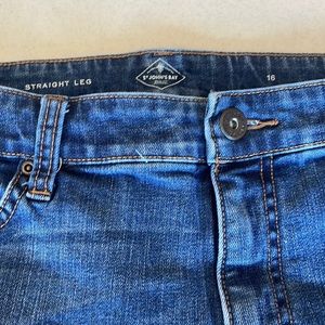 Saint johns bay straight leg, jeans, size 16